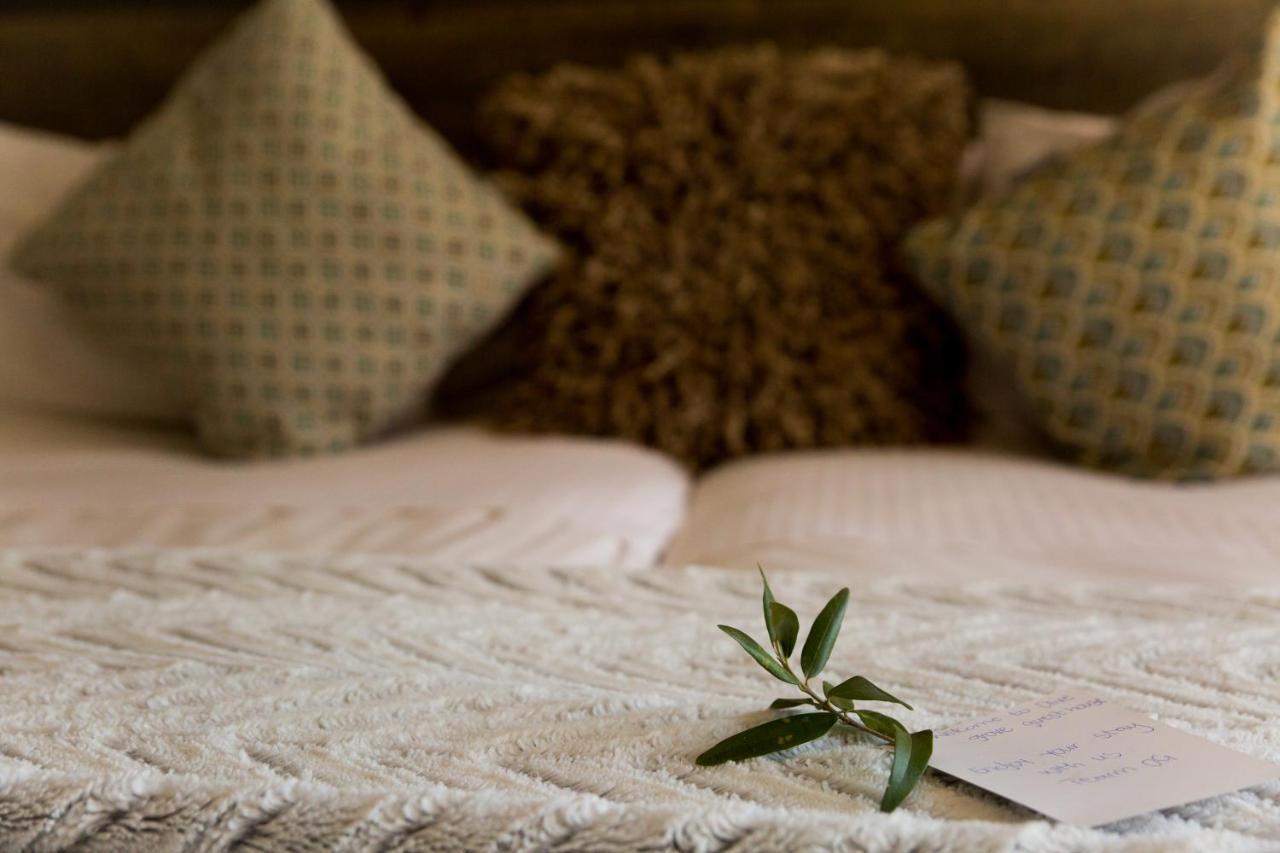 Olive Grove Guesthouse ウィントフーク エクステリア 写真