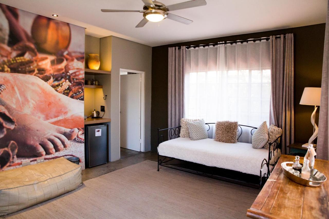 Olive Grove Guesthouse ウィントフーク エクステリア 写真