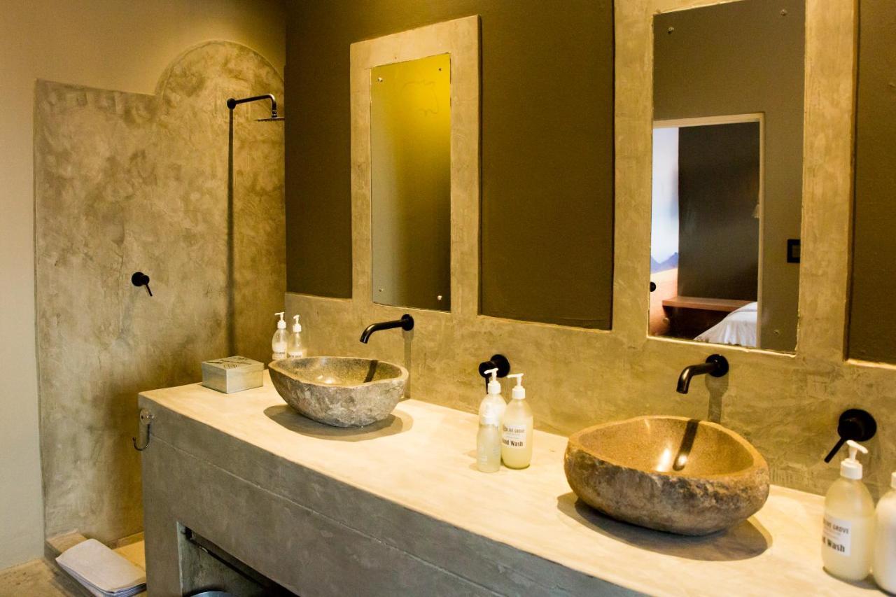 Olive Grove Guesthouse ウィントフーク エクステリア 写真